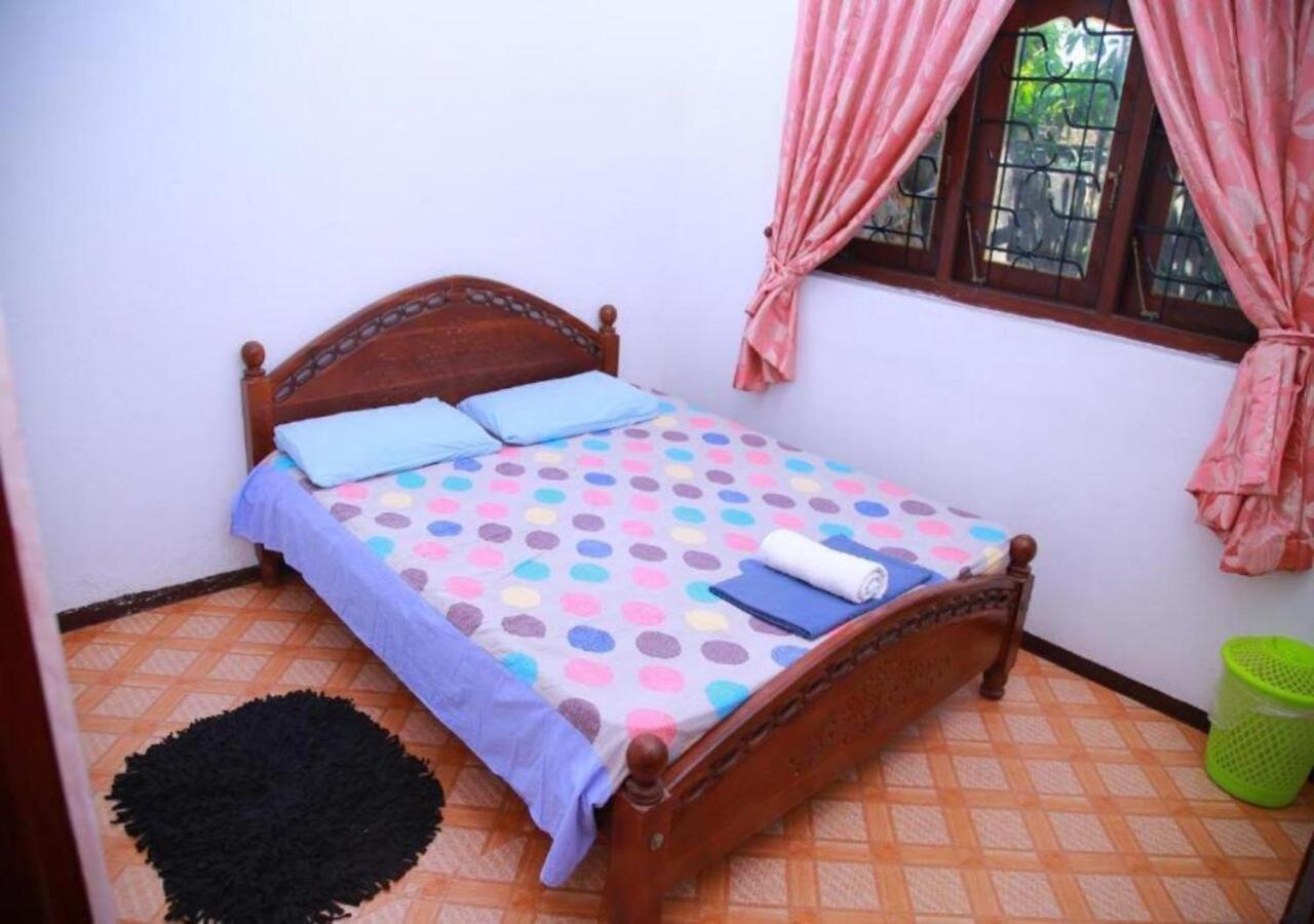 Ferienwohnung Weerakoon Guest Hikkaduwa Exterior foto