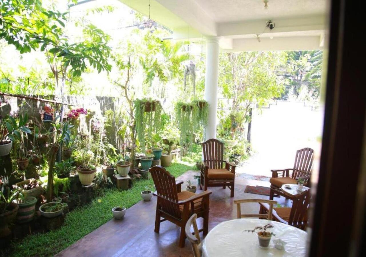 Ferienwohnung Weerakoon Guest Hikkaduwa Exterior foto